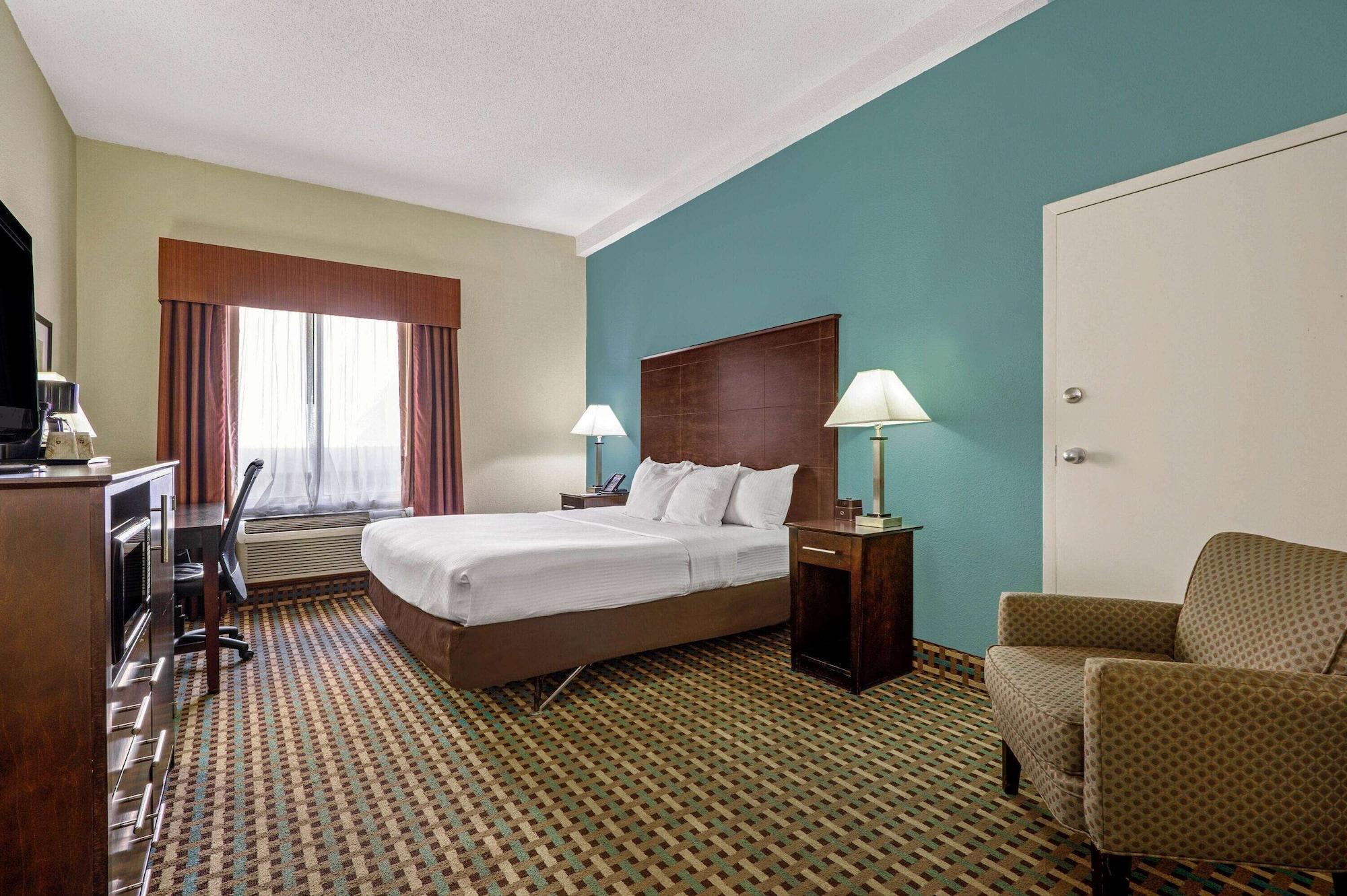 La Quinta Inn By Wyndham Columbia Se Fort Jackson Dış mekan fotoğraf