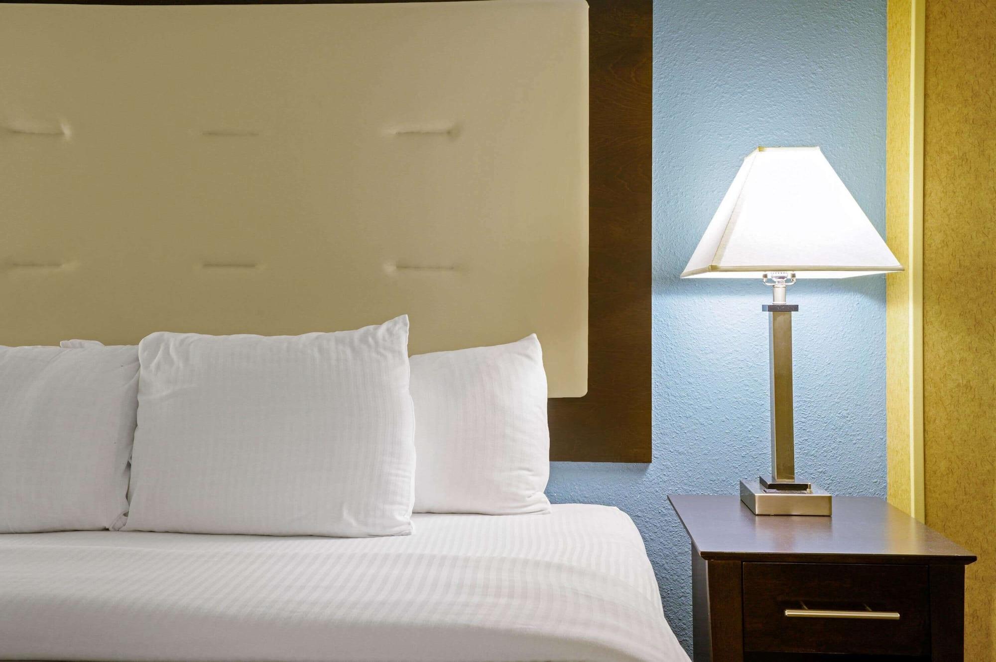 La Quinta Inn By Wyndham Columbia Se Fort Jackson Dış mekan fotoğraf