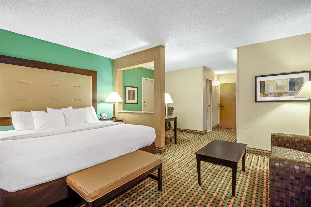 La Quinta Inn By Wyndham Columbia Se Fort Jackson Dış mekan fotoğraf
