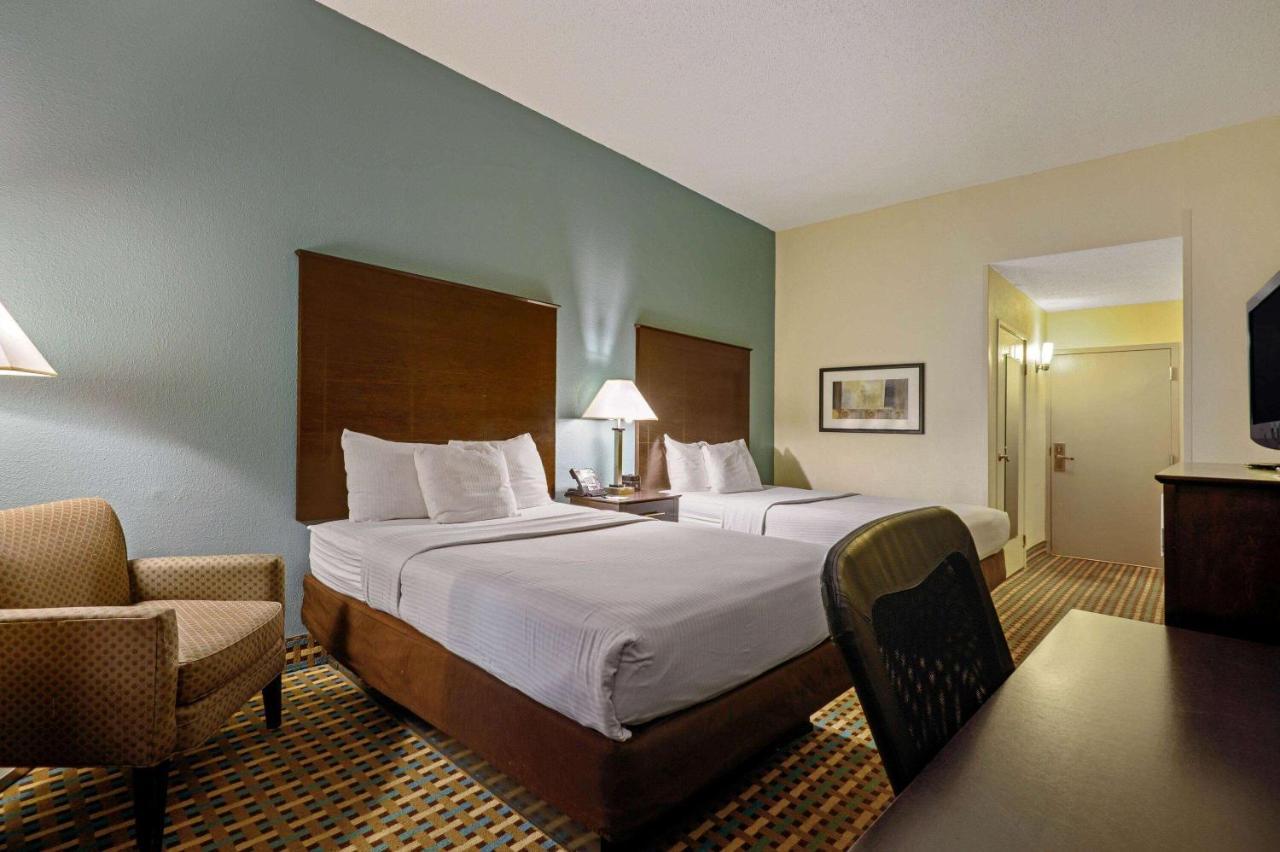 La Quinta Inn By Wyndham Columbia Se Fort Jackson Dış mekan fotoğraf